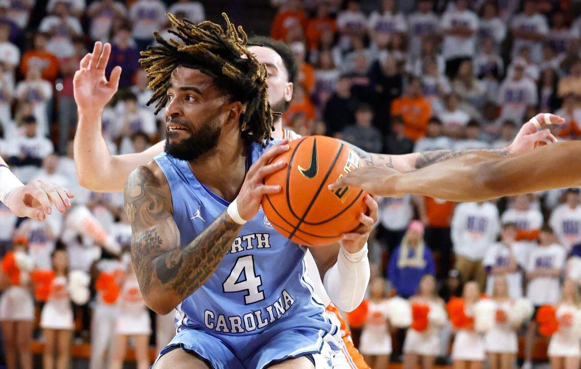 North Carolina’s RJ Davis (4) looks to pass during the first half of UNC’s game against Clemson at Littlejohn Coliseum in Clemson, S.C., Monday, Feb. 10, 2025.