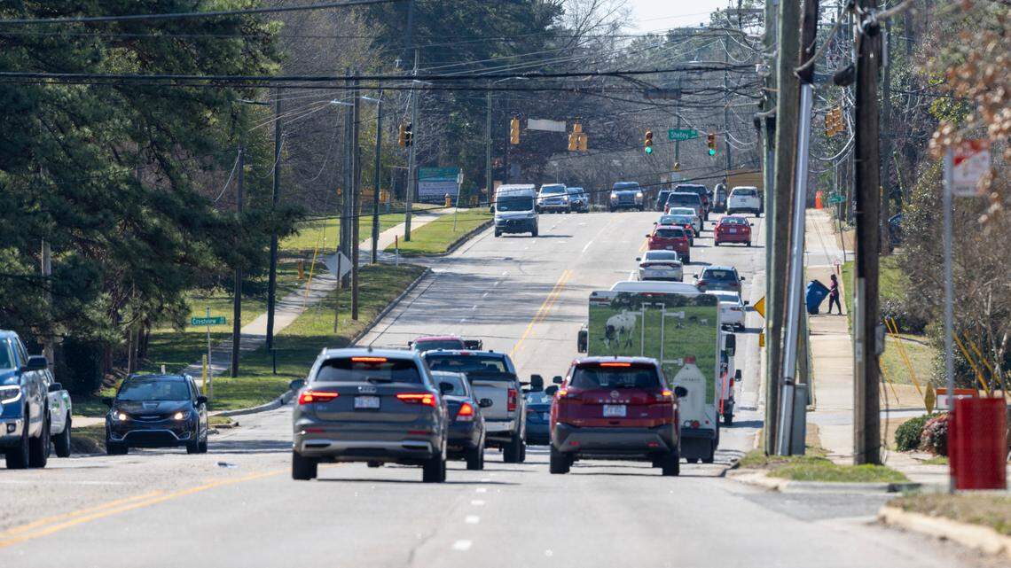 Can you get a ticket for running a yellow light in NC? What the law says