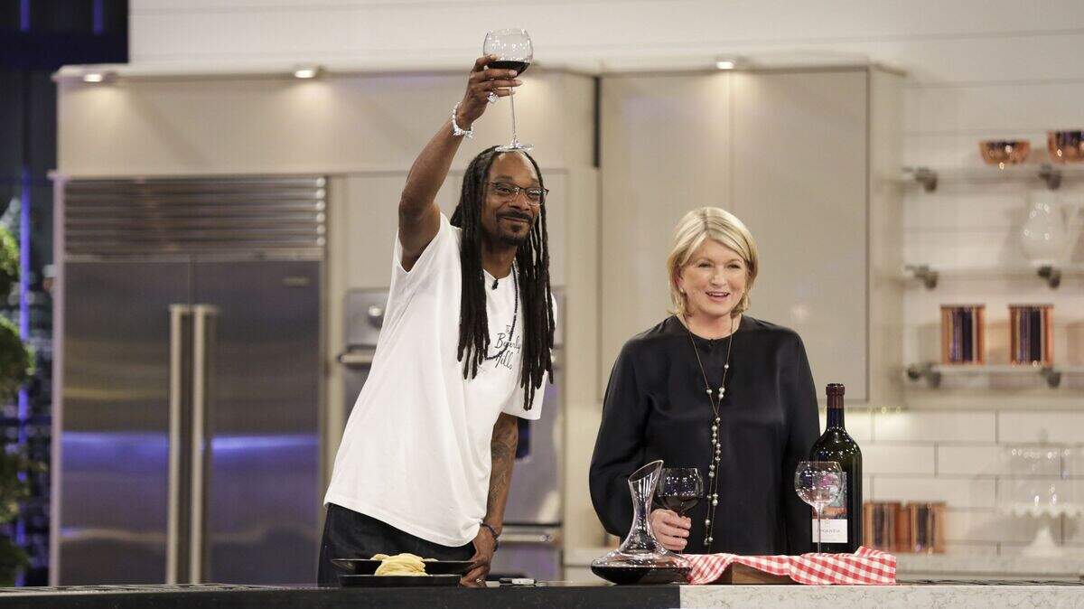 Snoop Dogg, left, and Martha Stewart in “Martha & Snoop’s Potluck Dinner Party.”
