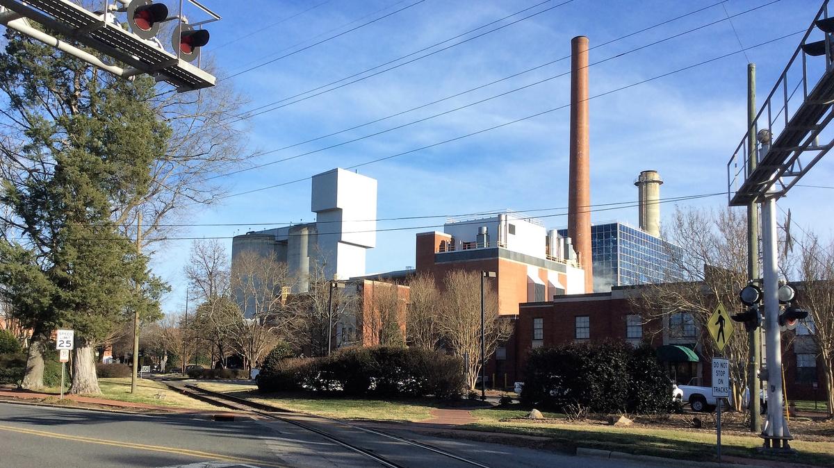UNC’s co-generation power plant on Cameron Avenue in Chapel Hill still relies largely on coal to fire its boilers and provide the campus with electricity, hot water, steam and heat. The campus has a second plant on Manning Drive near UNC Hospitals.
