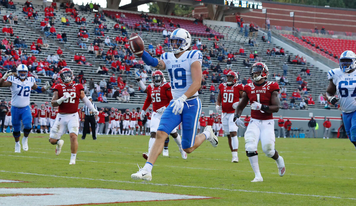 Duke wide receiver Jake Bobo (19) scores on 8-yard touchdown reception during the first half of N.C. State’s game against Duke at Carter-Finley Stadium in Raleigh, N.C., Saturday, Oct. 17, 2020.