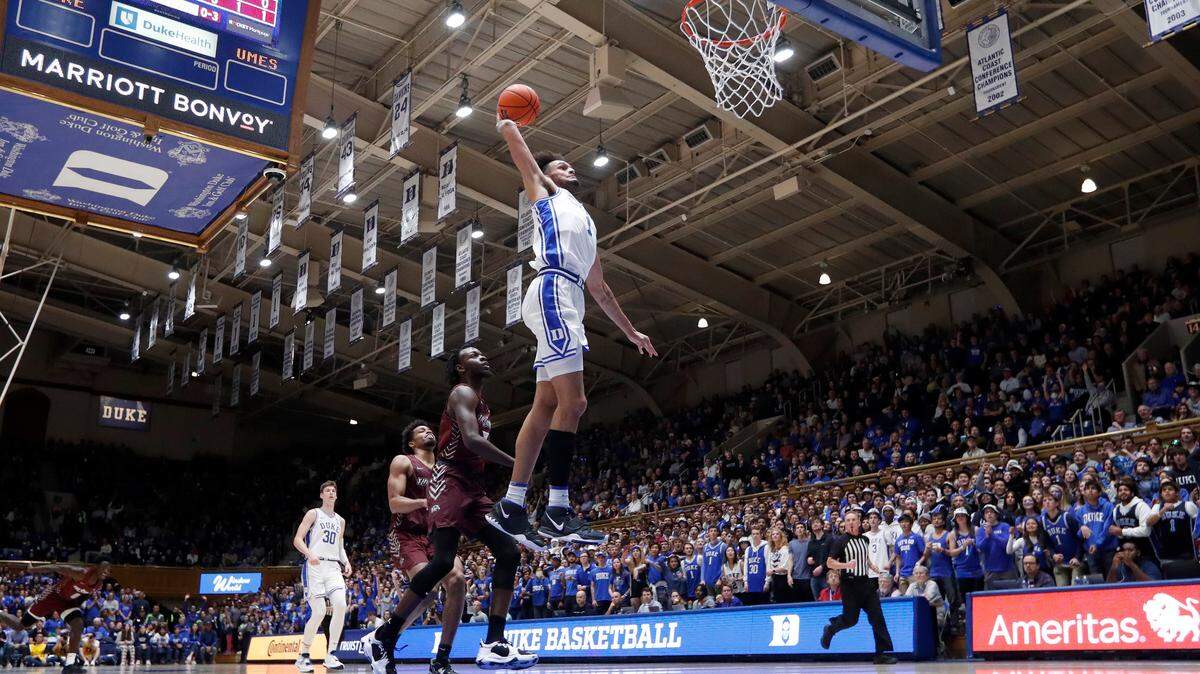 Duke’s Dereck Lively II (1) heads to slam in two during Duke’s 82-55 victory over Maryland-Eastern Shore at Cameron Indoor Stadium in Durham, N.C., Saturday, Dec. 10, 2022.