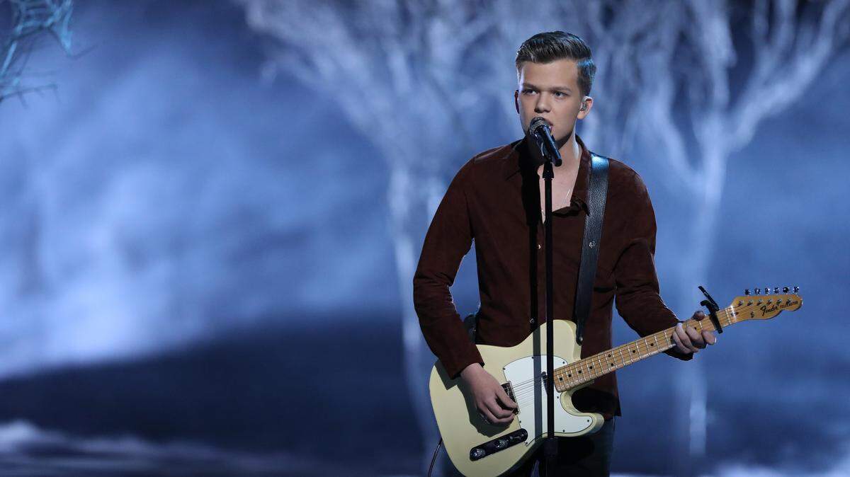 Britton Buchanan performs on the first night of "The Voice" live performance finale on May 21, 2018.
