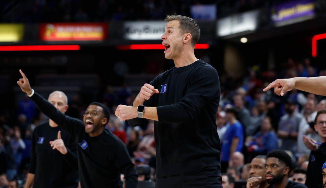 Duke head coach Jon Scheyer yells to his team during the second half of Kansas’ 69-64 victory over Duke in the State Farm Champions Classic in Indianapolis, Ind. Tuesday, Nov. 15, 2022.