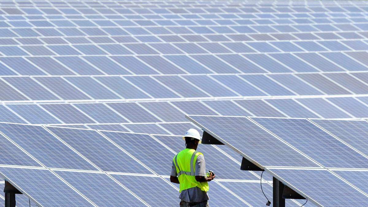 Despite ‘divided government,’ NC turned executive order into landmark climate law