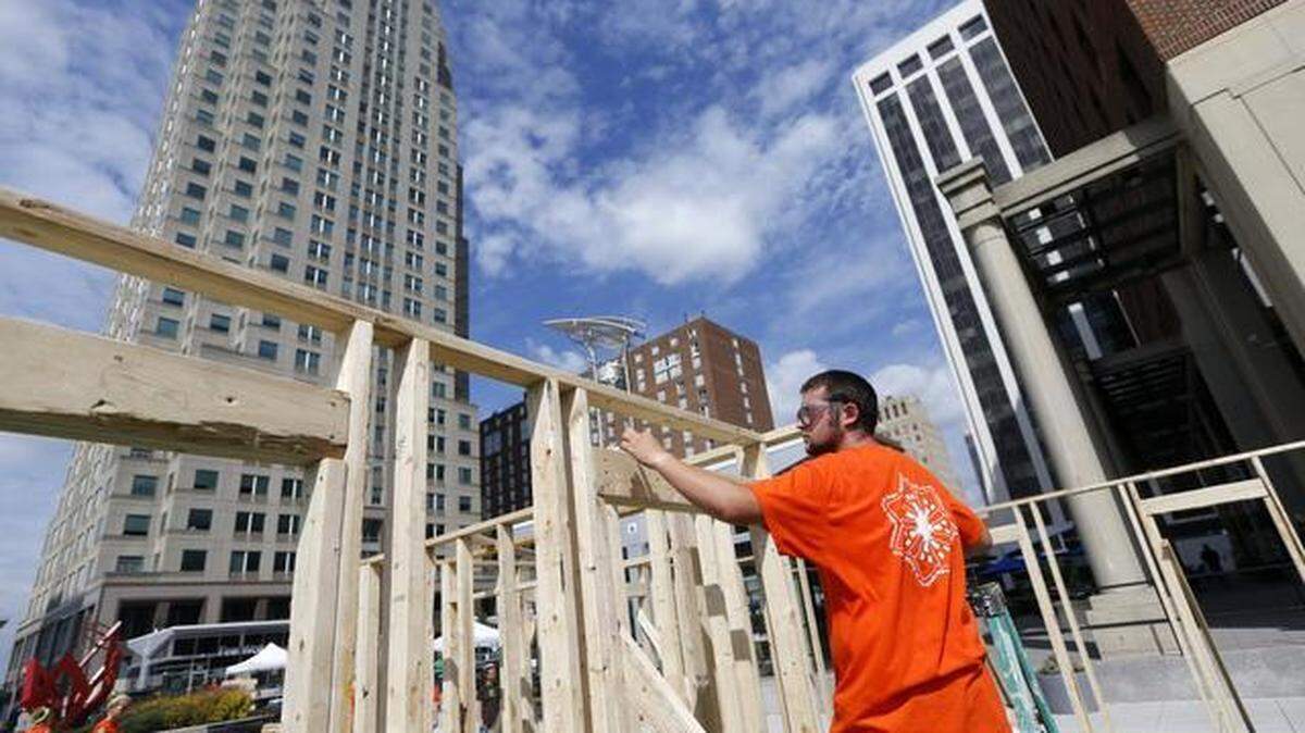 Habitat for Humanity, Wall Build