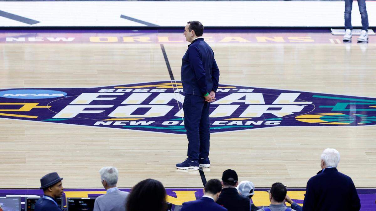 Duke head coach Mike Krzyzewski watches during Duke’s open practice at the Caesars Superdome in New Orleans, La., Friday, April 1, 2022. North Carolina will face Duke in the Final Four Saturday.