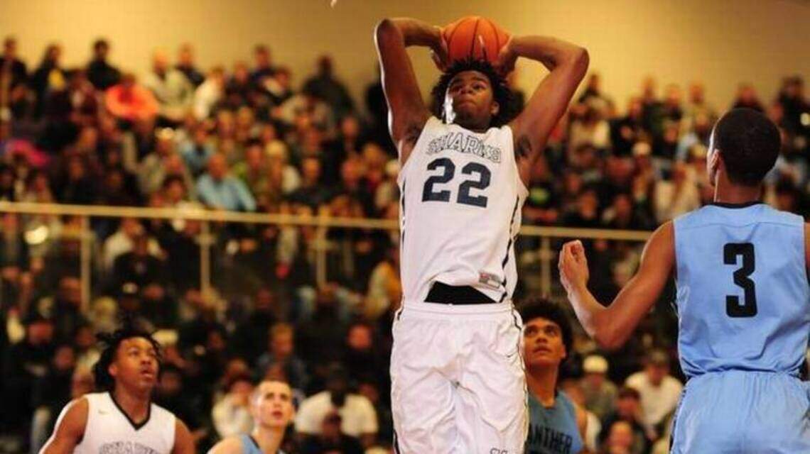 Top-rated center Vernon Carey picks Duke over UNC and Michigan State