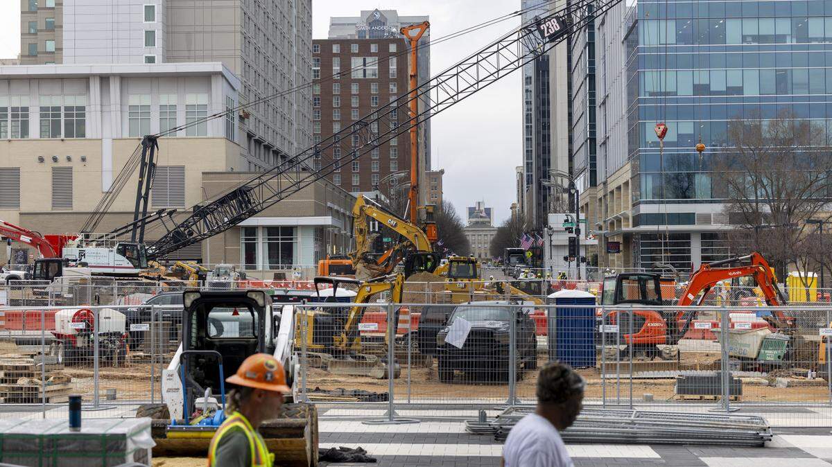 Construction has begun on 27-story Omni Hotel, between Lenoir and E. South Street, on the southern end of Fayetteville Street in Raleigh.
