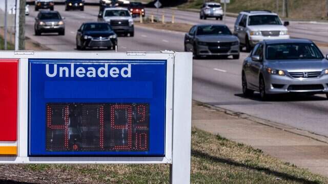 Columbia SC average gas price nearly below $4 a gallon again | The State