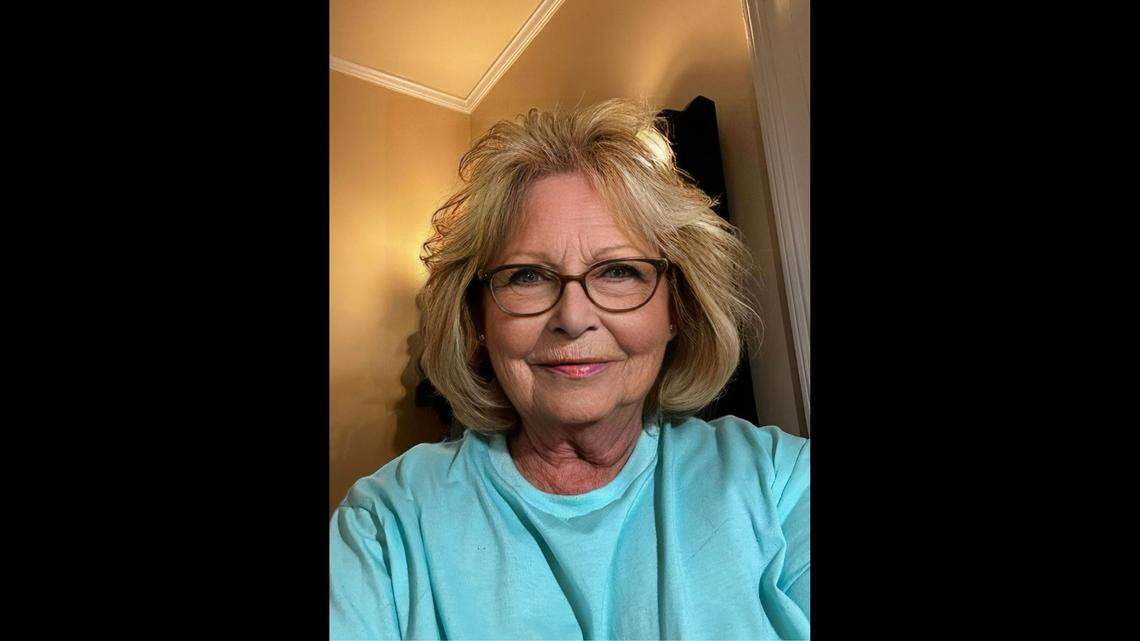 Lyft driver Lori Kimbler says she went to pick up a fare in Pamlico County on April 26, 2024 and ended up being an unknowing courier in a scam. 