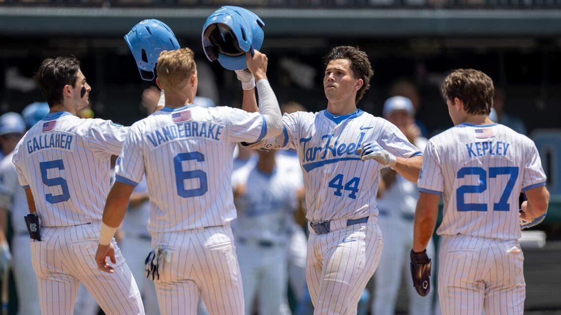 UNC baseball routs Arizona Wildcats in NCAA super regional opening game