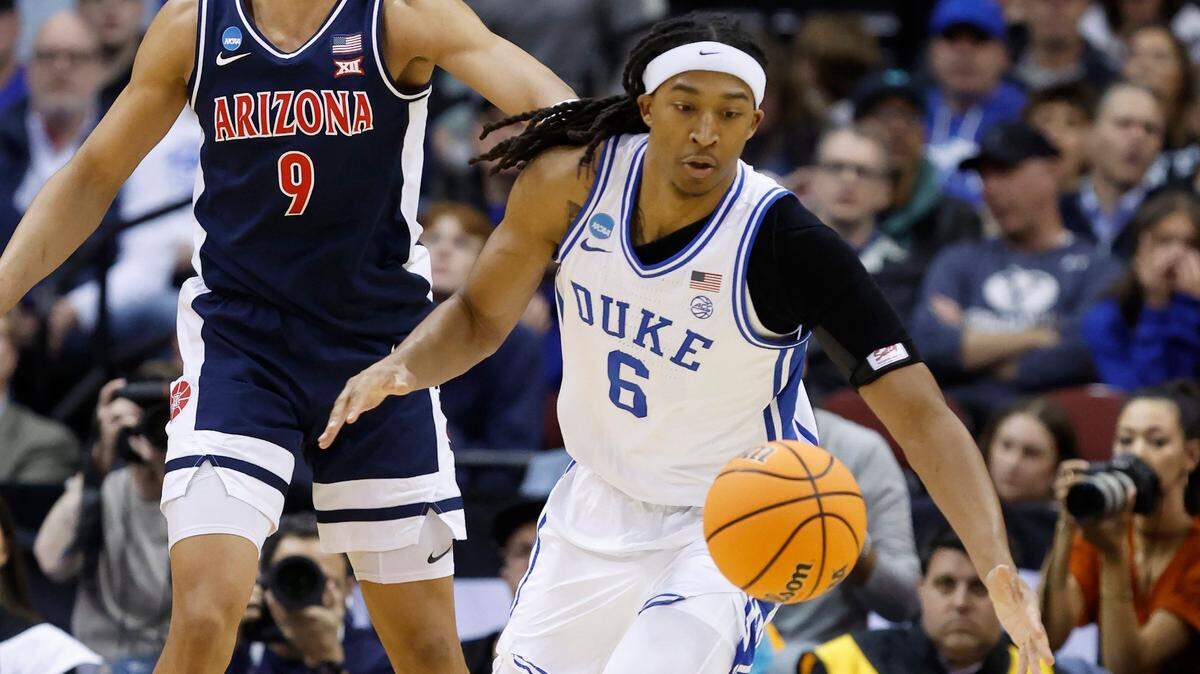 Duke’s Maliq Brown (6) keeps his eyes on a loose ball during the first half of Duke’s game against Arizona in the Sweet 16 round of the 2025 Men’s NCAA Basketball Championship at the Prudential Center in Newark, N.J., Thursday, March 27, 2025.