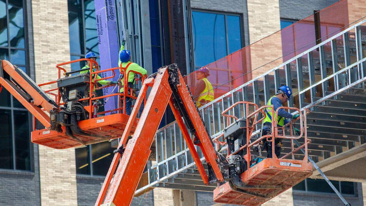 Developers no longer will be required to add parking to their new projects in Raleigh, responding to growing sentiment that it’s better for the environment, helps housing costs and encourages other forms of transportation.