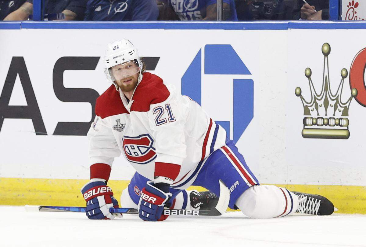 Montreal Canadiens center Eric Staal warms up before game two of the 2021 Stanley Cup Final against the Tampa Bay Lightning at Amalie Arena.