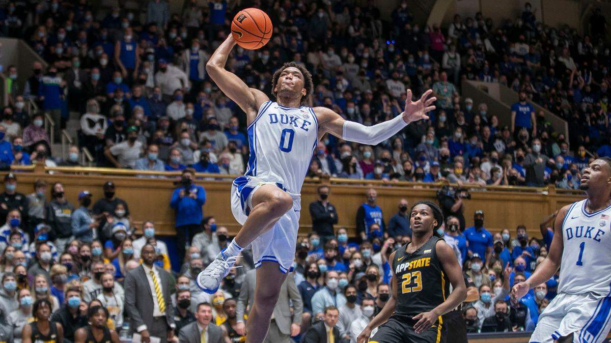 Duke’s Wendell Moore Jr. (0) soars to the basket for a dunk in the first half against Appalachian State on Wednesday, Thursday 16, 2021 at Cameron Indoor Stadium in Durham, N.C.