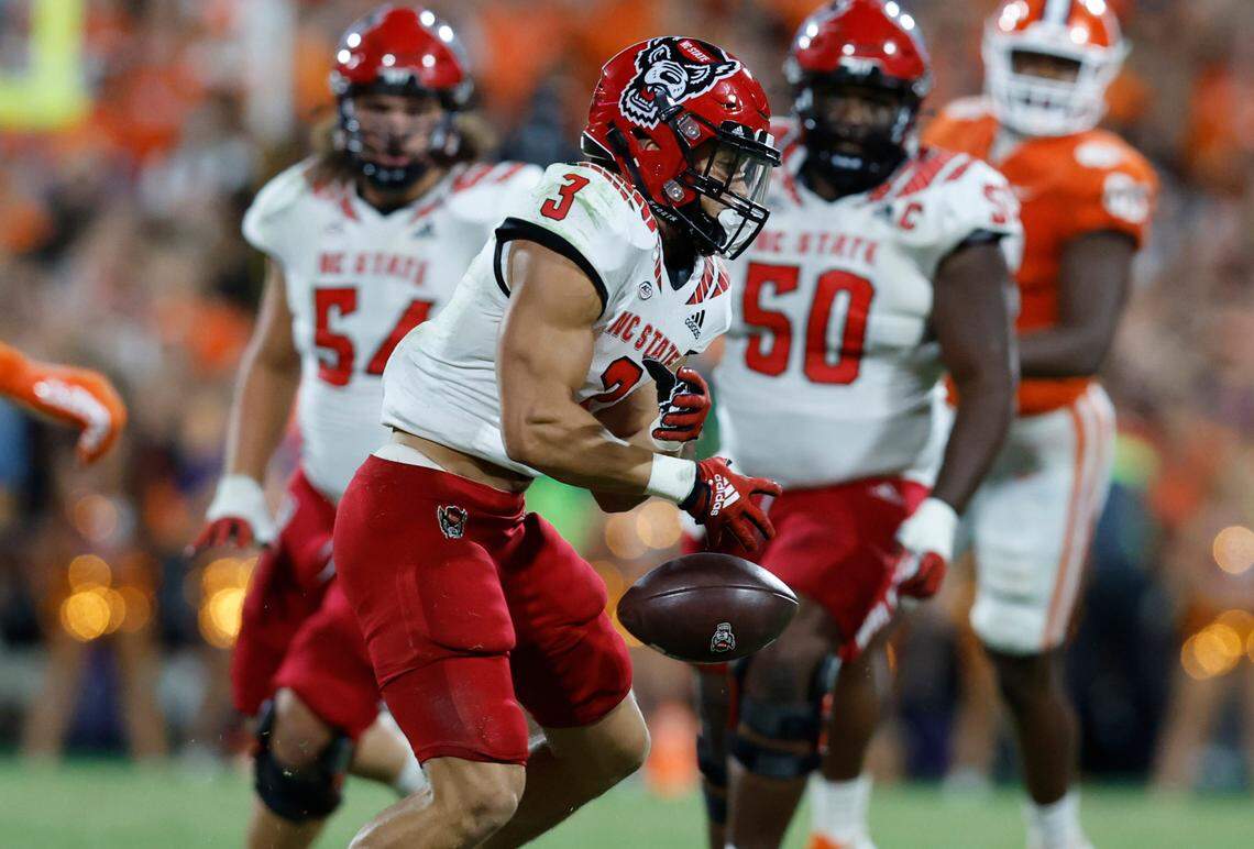 N.C. State’s Jordan Houston (3) can’t pull in the pass during the second half of Clemson’s 30-20 victory over N.C. State at Memorial Stadium in Clemson, S.C., Saturday, Oct. 1, 2022.