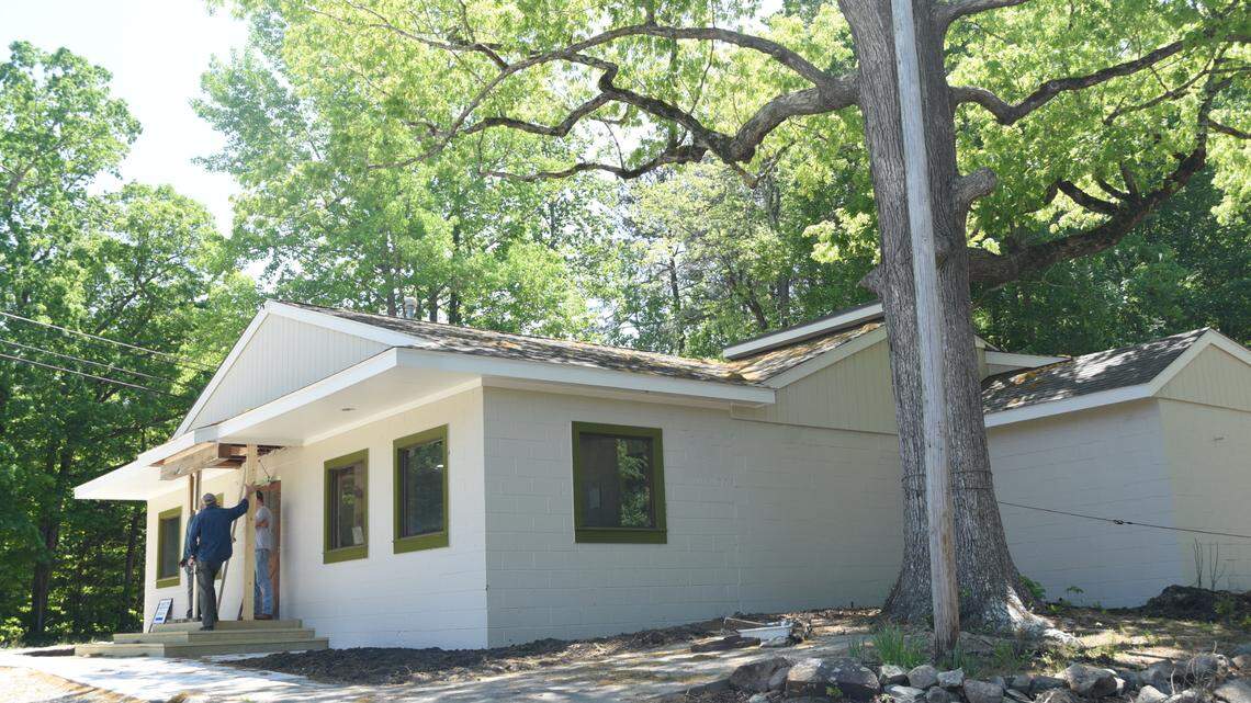 The original Allen & Son Barbecue restaurant closed more than five years ago in Chapel Hill. A new neighborhood bar called Sidetrack Lounge is taking over the space.