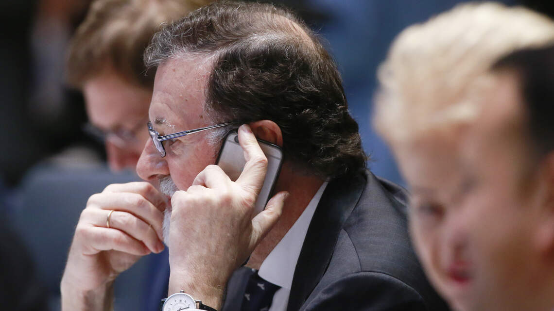 Can your cellphone give you cancer? Scientists meeting today will provide the answer.