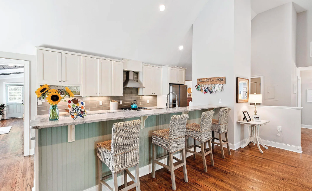 2819 Anderson Dr, Raleigh, 27608