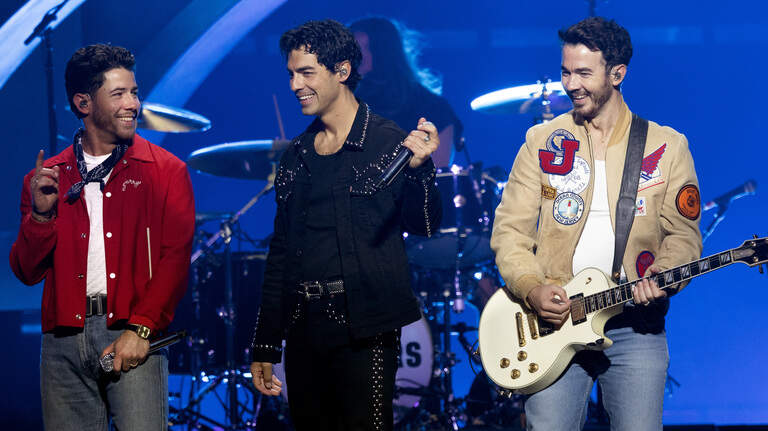 Popular band to bring back ‘iconic’ tour. When & where to see them in Raleigh