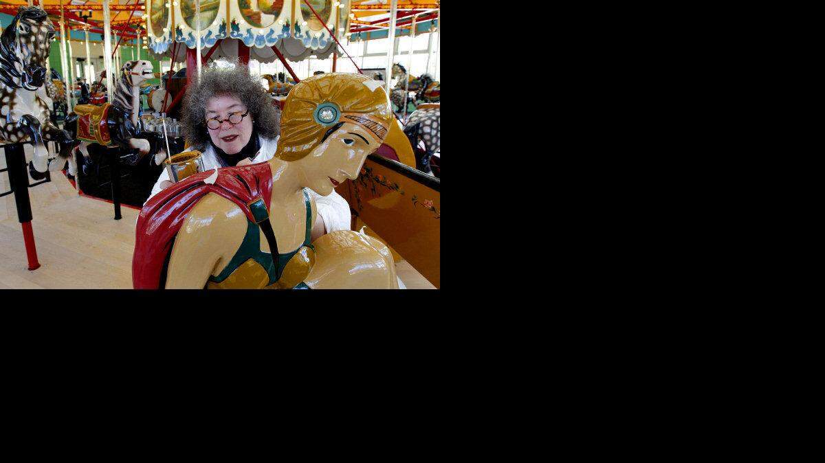 CHAVISCAROUSEL01.NE.040313.CCS