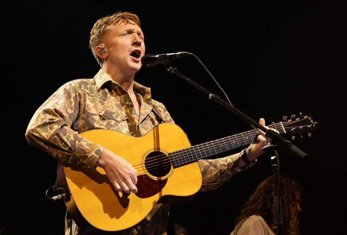 Tyler Childers plays Raleigh, N.C.’s Coastal Credit Union Music Park at Walnut Creek, Wednesday night, April 23, 2025.