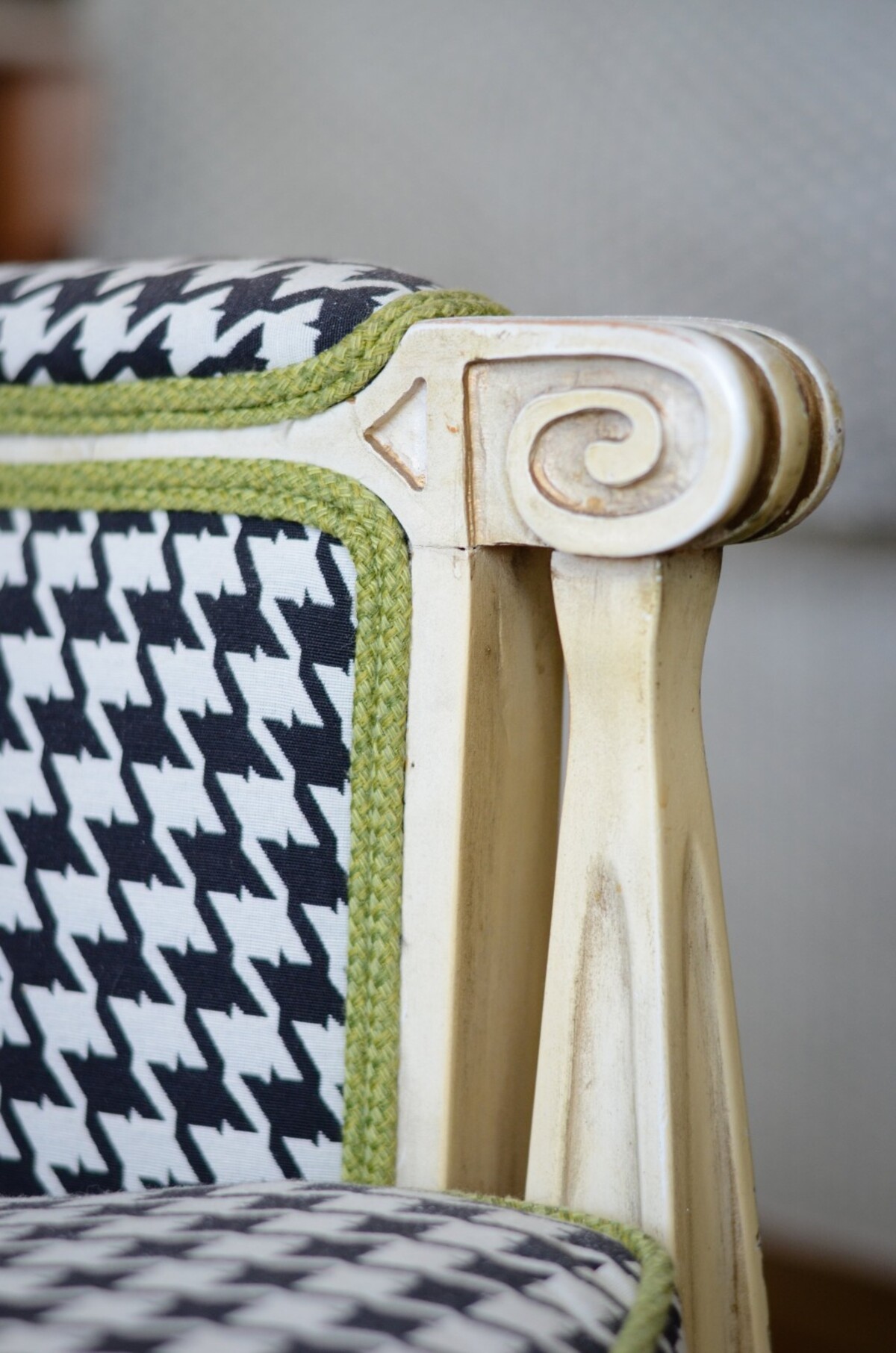 Contrasting welt on upholstered seating highlights the shape-and it's fun!