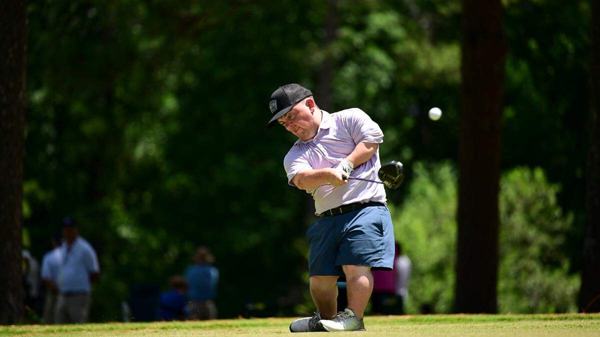 Conor Ennis, Short Stature, hits his tee shot on hole 14 during the first round at the 2022 U.S. Adaptive Open at Pinehurst Resort & C.C. (Course No. 6) in Village of Pinehurst, N.C. on Monday, July 18, 2022. (Robert Beck/USGA)