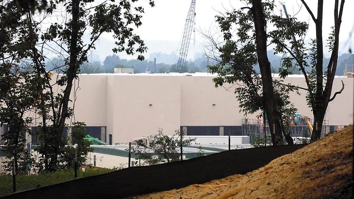 Big tech, even giants like Google and Apple, brings change but not a boom in population