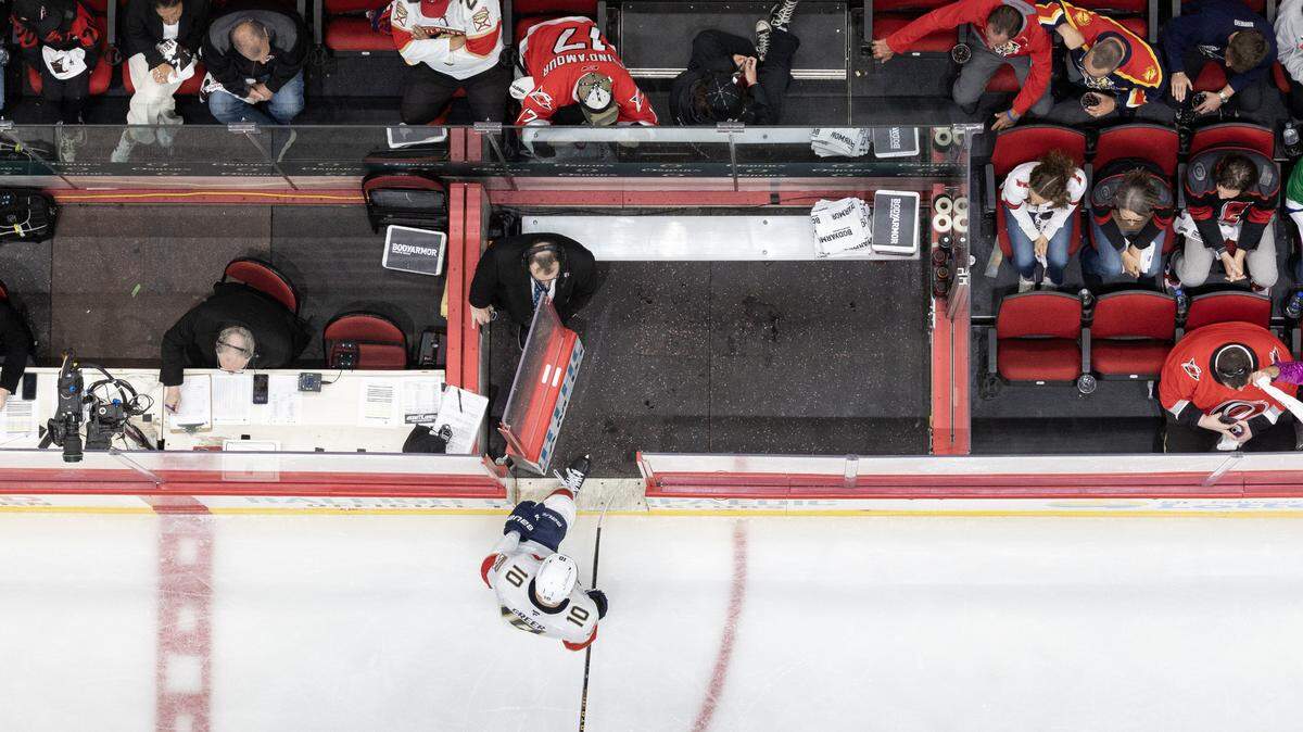 Panthers’ A.J. Greer (10) heads to the penalty box after being called for tripping during the Florida PanthersÕ 5-0 victory over the Carolina Hurricanes in Game 2 of the Eastern Conference Final at the Lenovo Center in Raleigh, N.C., Thursday, May 22, 2025.