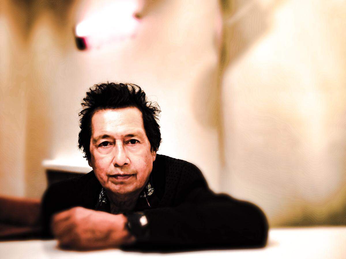 Alejandro Escovedo’s latest album, “The Crossing,” tells the story of immigration.