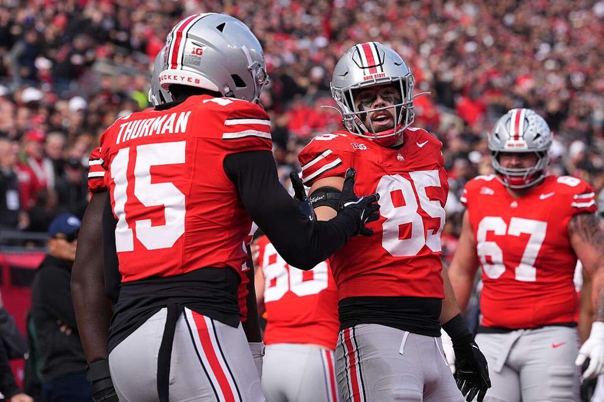 Tight end Bennett Christian (85) of the Ohio State Buckeyes celebrates a touchdown with tight end Jelani Thurman (15) during the third quarter at Ohio Stadium on Nov. 1, 2025 in Columbus, Ohio.