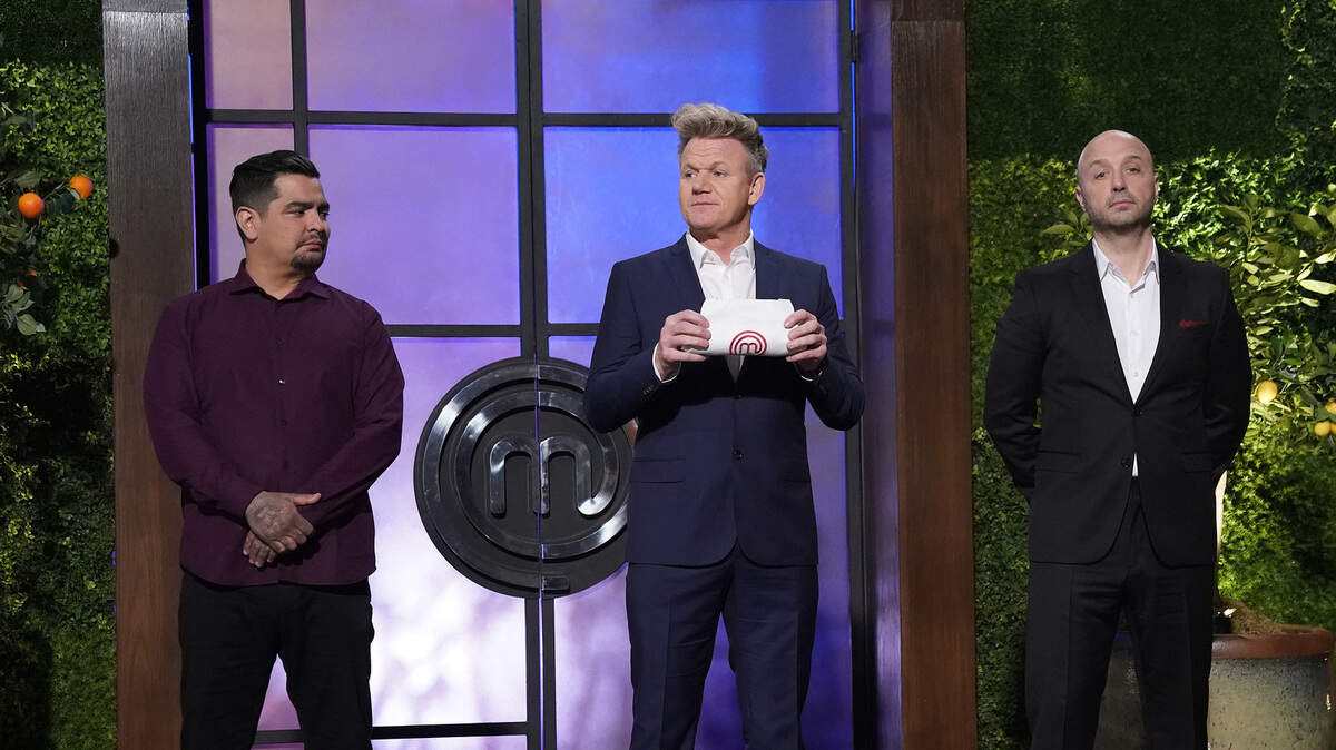 (L-R): "MasterChef" judges Aaron Sanchez, Gordon Ramsay and Joe Bastianich in the season premiere episode on Fox.