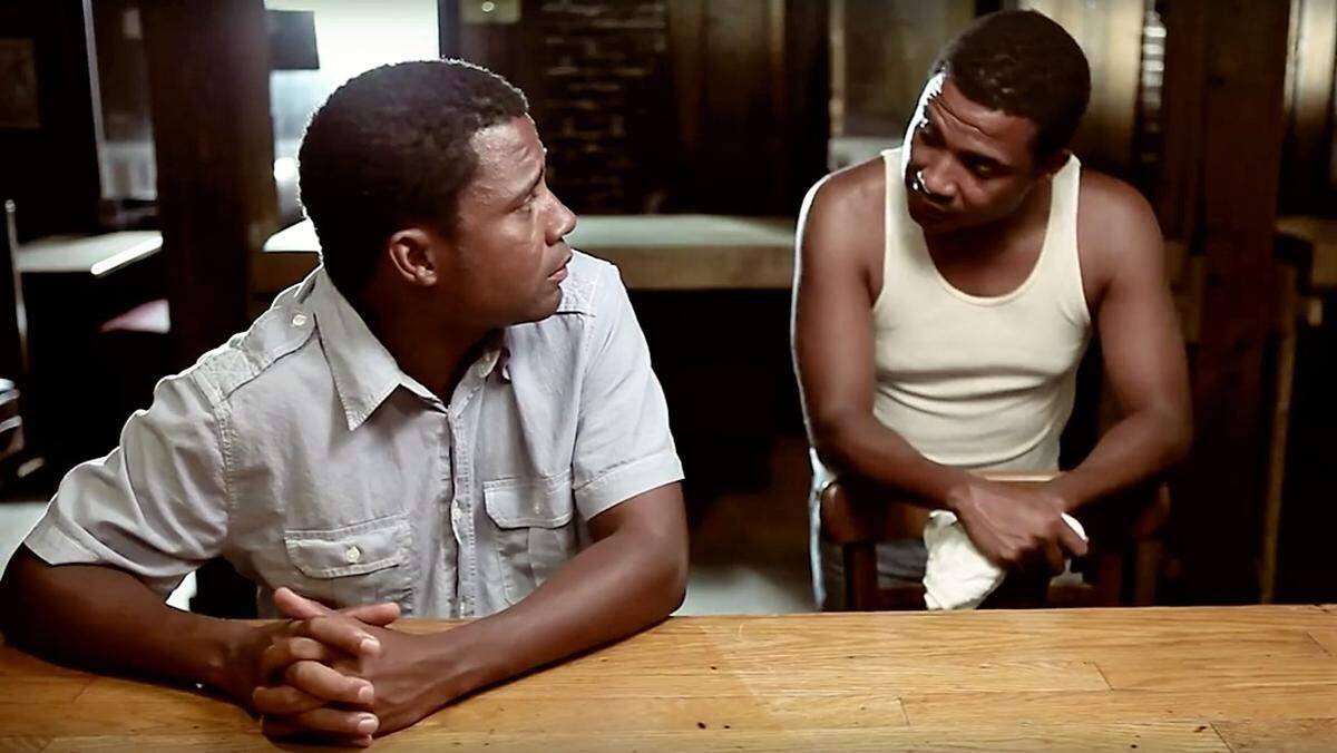 Filmmaker Mike Wiley played multiple roles in his one-man performance of “Dar He: The Lynching of Emmett Till.”