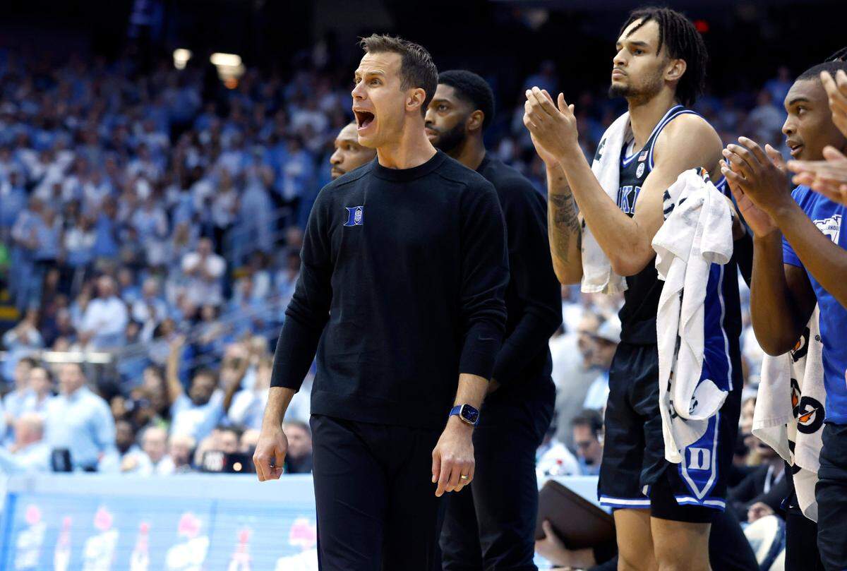 Duke head coach Jon Scheyer yells to his players during the first half of UNC’s game against Duke at the Smith Center in Chapel Hill, N.C., Saturday, March 4, 2023.