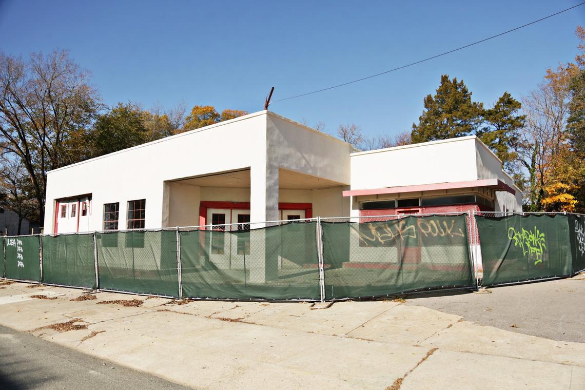 Sam Jones will open a restaurant in the former Dusty’s Garage building at 502 W. Lenoir St. in downtown Raleigh. The building is 5,000 square feet, with plans filed with the city detailing a 1,000-square-foot addition.