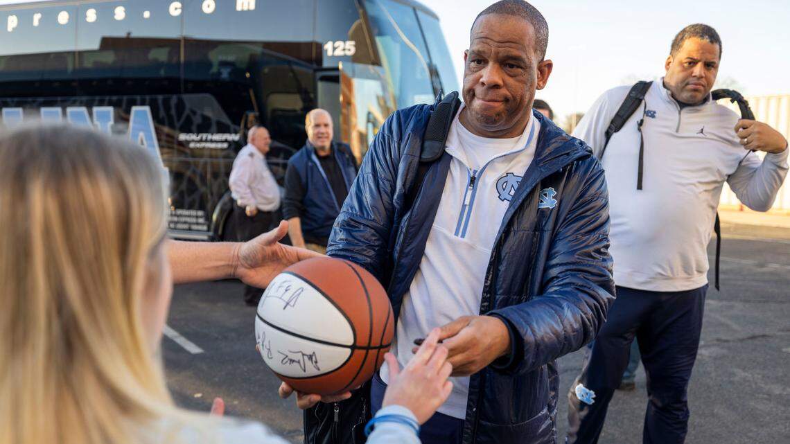 North Carolina’s trip to Dayton for NCAA tournament First Four delayed by plane issues