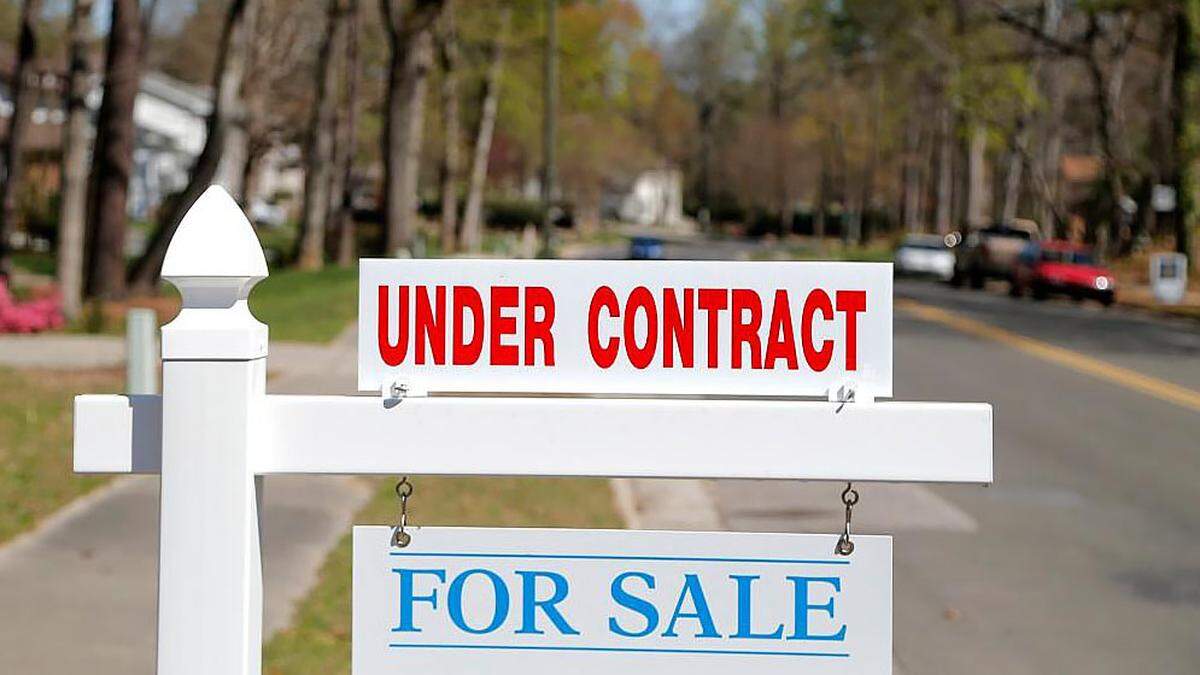 Pending home sale contracts, which can indict buyer demand, have increased from last year in the Charlotte region.