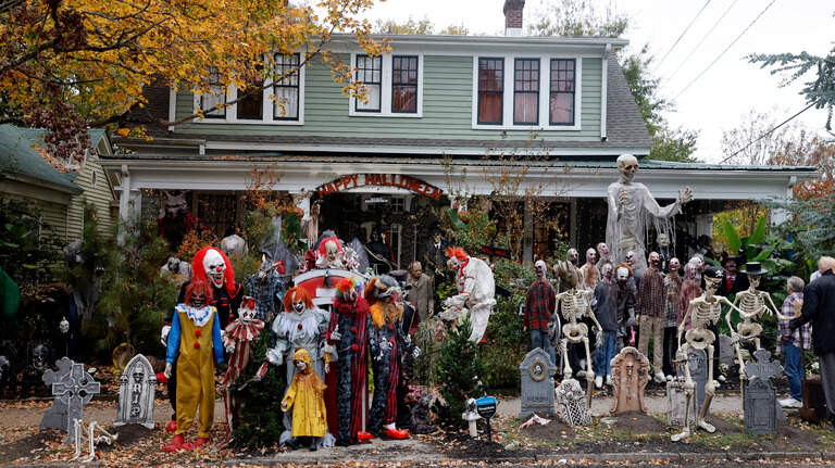 Why Raleigh’s Halloween house, Oakwood celebration are caught in a red-tape nightmare