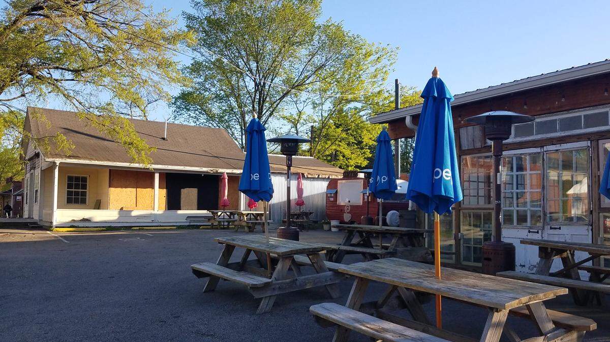 The owners of Al’s Burger Shack and Italian Pizzeria III will open Yellow House Tacos, named for the yellow building behind their West Franklin Street restaurants.