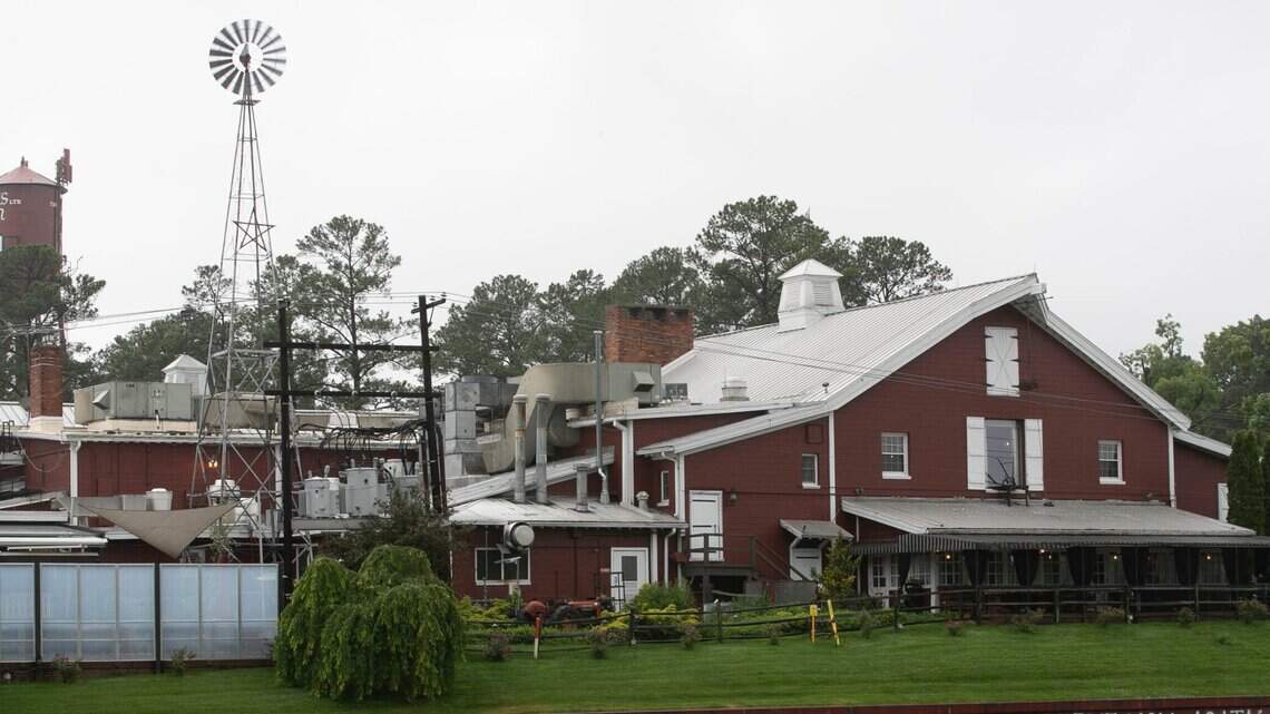 Angus Barn co-founder, who left a big mark on North Carolina’s restaurant industry, dies