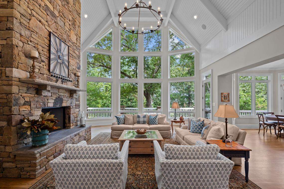 The living room at 32430 Archdale in the Highland Pond neighborhood of Governors Club in Chapel Hill. Custom-built by the late NBA veteran and UNC legend Eric Montross, it’s now up for sale.