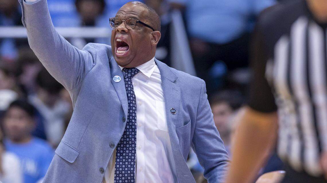 Video: Zwei Männer aus Leeds verhaftet, während die Polizei weiterhin eine ...