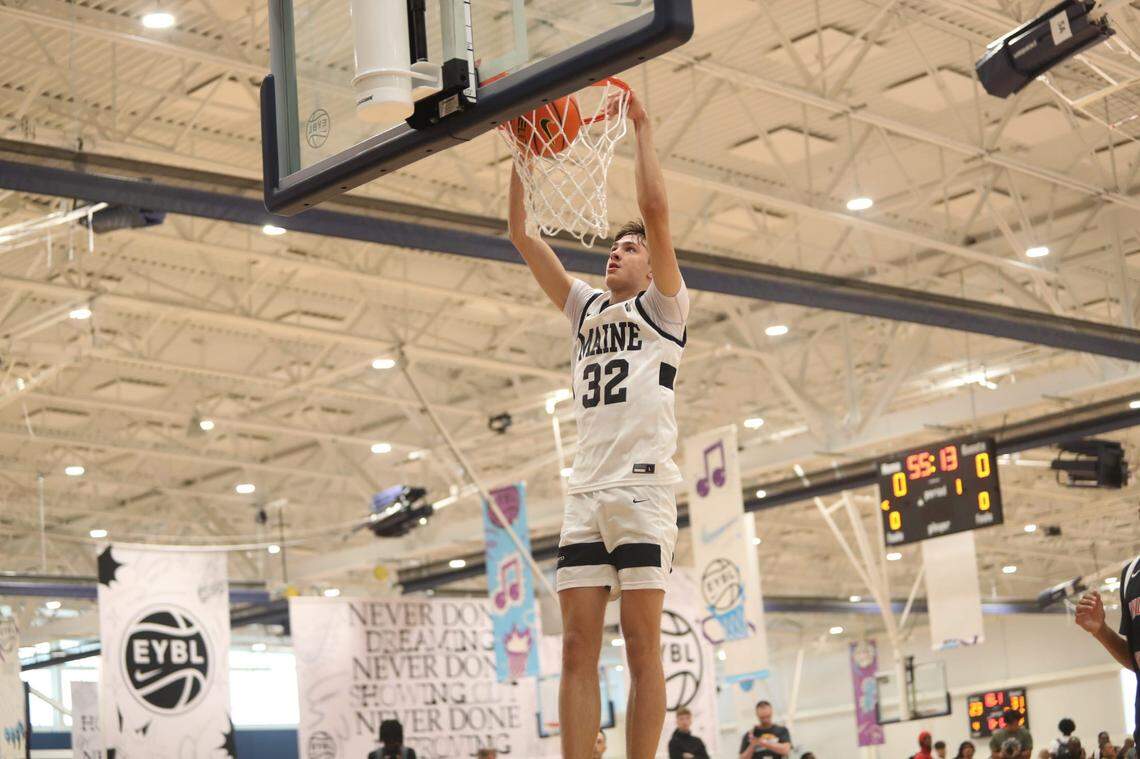 Maine United’s Cooper Flagg dunks the ball during a fast break against Team Indy Head during the Nike EYBL Session 4 on May 27, 2023 at Memphis Sports and Events Center in Memphis, Tenn.