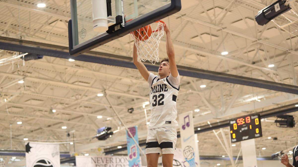 Maine United’s Cooper Flagg dunks the ball during a fast break against Team Indy Head during the Nike EYBL Session 4 on May 27, 2023 at Memphis Sports and Events Center in Memphis, Tenn.