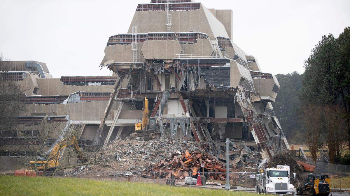 The former headquarters of Burroughs Wellcome in Research Triangle Park is being demolished. The building, designed by architect Paul Rudolph and dedicated in 1972, is now owned by United Therapeutics.