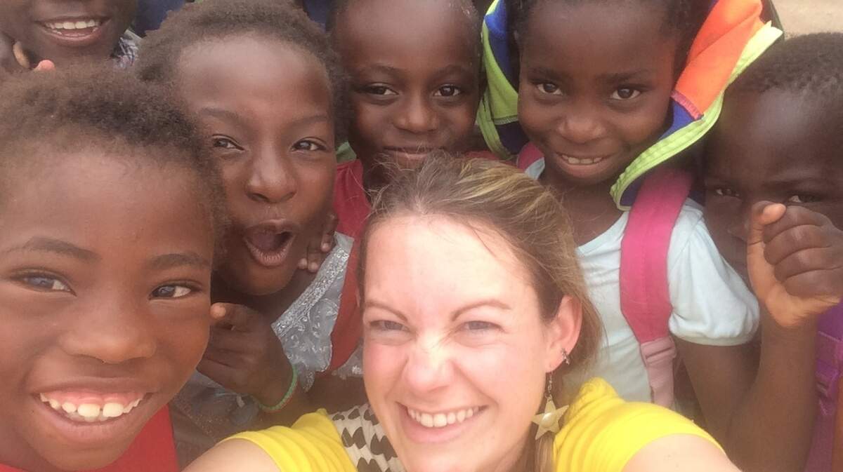 Lindsay Saunders with her friends in Zambia.