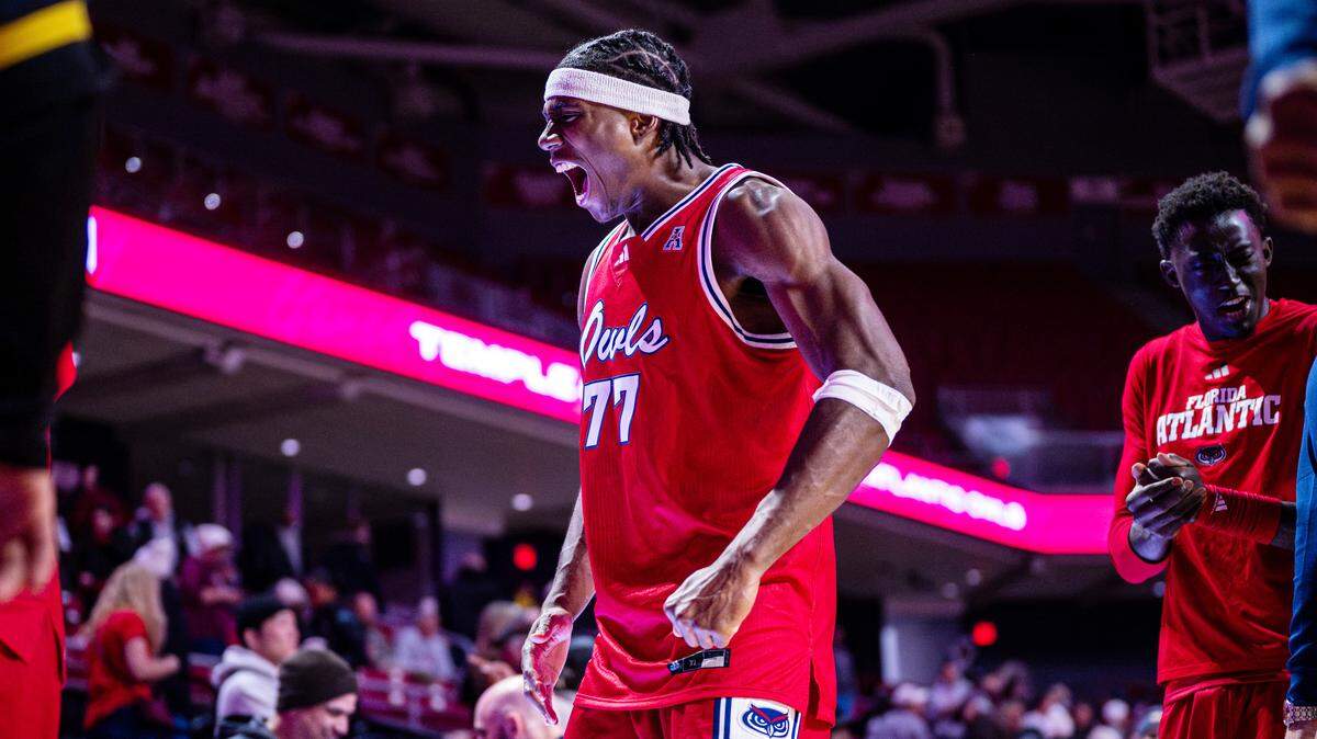 Maxim Logue (77) of the Florida Atlantic Owls celebrates after an NCAA men's basketball game at the Liacouras Center in Philadelphia, United States, on January 18, 2026 