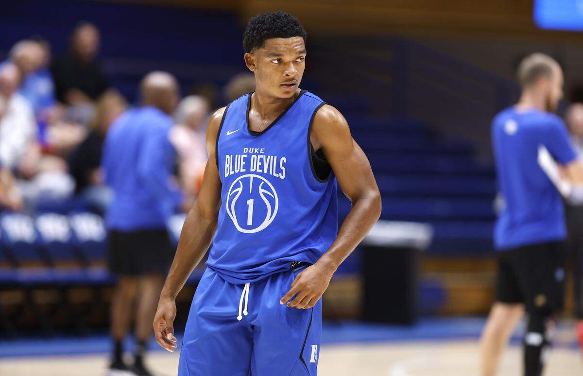 Duke’s Caleb Foster (1) takes a break during during practice at Cameron Indoor Stadium in Durham, N.C., Wednesday, Sept. 24, 2025.